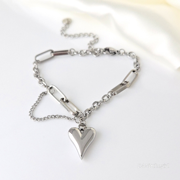 NEW 18K White Gold Silver Tone Chain Link Bracelet with Heart Charm - Picture 7 of 7